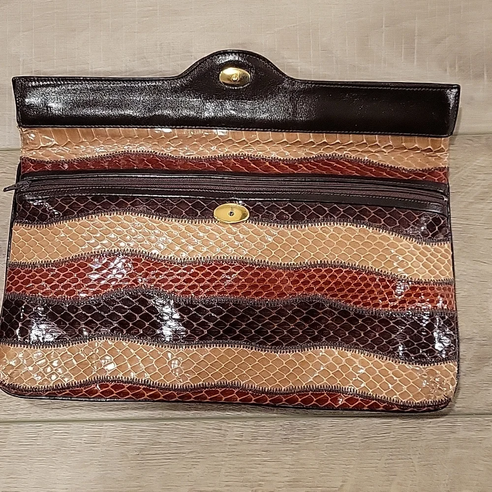 Saks Fifth‎ Avenue Vintage Snakeskin Pattern Clutch Purse 3 shades of brown